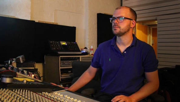 Gawain Hewitt - Reverb Gawain Hewitt - Reverb