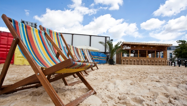 Big Screen on the Beach holding Main Image CREDIT Stuart Leech.jpg