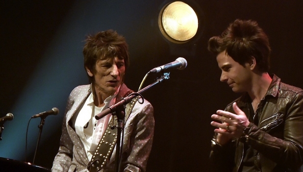 Ronnie Wood and Kelly Jones2.jpg